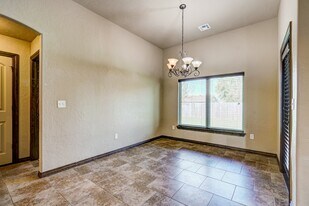 901 Ridgeway Dr in Moore, OK - Building Photo