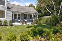 36 Thorn Hedge Rd in Bellport, NY - Foto de edificio - Building Photo