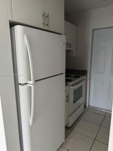 2040 NE 170th St in North Miami Beach, FL - Building Photo - Building Photo