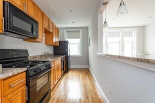 142 Highland Ave, Unit 20 in Somerville, MA - Building Photo