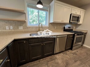 7110 Calumet Ct in Savage, MN - Building Photo - Building Photo