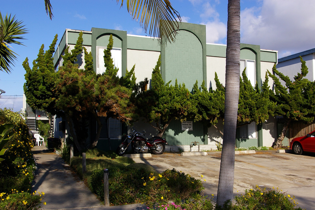 Lynor in San Diego, CA - Foto de edificio