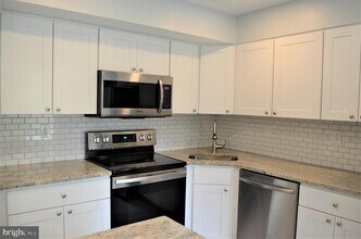 14903 Neath Ct in Bowie, MD - Building Photo - Building Photo