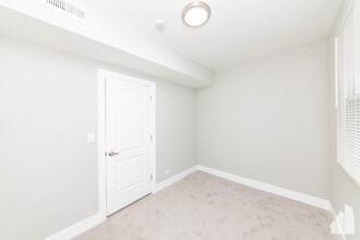 2923 N Avers Ave, Unit #1 in Chicago, IL - Foto de edificio - Building Photo