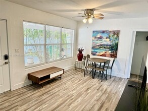 301 NE 15th Ave in Fort Lauderdale, FL - Building Photo - Building Photo