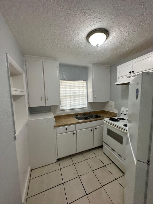 property at 310-312 Acosta St