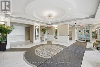 28 Prince Regent St in Markham, ON - Building Photo - Building Photo