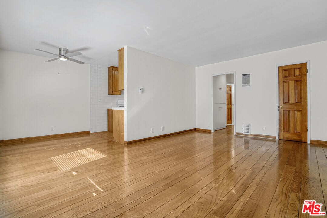 218 S Gale Dr in Beverly Hills, CA - Building Photo