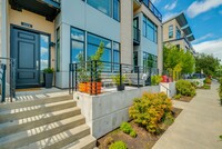 2124 NW 16th Ave in Portland, OR - Foto de edificio - Building Photo