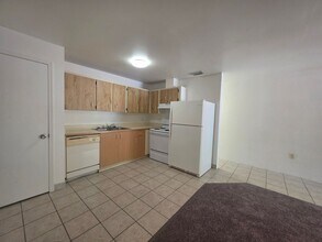 1824 S Clyde Morris Blvd-Unit -1824-12 in Daytona Beach, FL - Building Photo - Building Photo