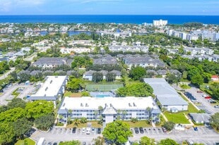 230 SE 10th St in Delray Beach, FL - Building Photo