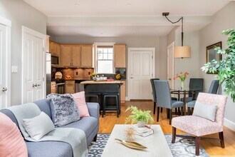 15 York Pl, Unit 3 in Cambridge, MA - Building Photo - Building Photo