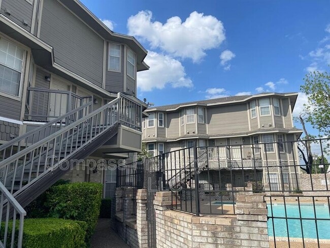 property at 1326 Park Ave