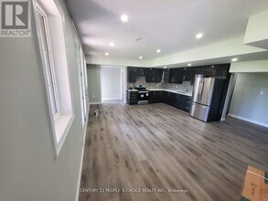 8150 Churchville Rd in Brampton, ON - Building Photo - Building Photo