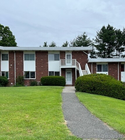 42 Candlewood Lake Rd S in New Milford, CT - Building Photo