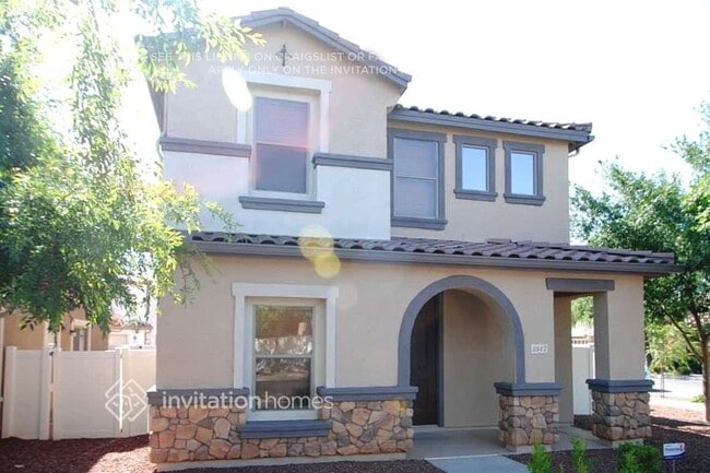 property at 3947 E Kent Ave