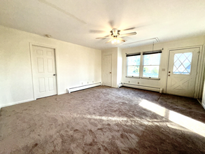 419 Midwood Ave, Unit 1 Bedroom in Bellmore, NY - Building Photo - Building Photo