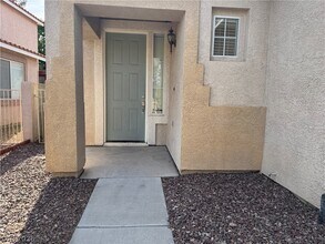 313 Lilac Arbor St in Las Vegas, NV - Building Photo - Building Photo
