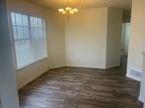 1611 Mona Dr in Killeen, TX - Foto de edificio - Building Photo