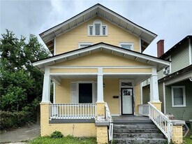 613 E 38th St in Savannah, GA - Building Photo