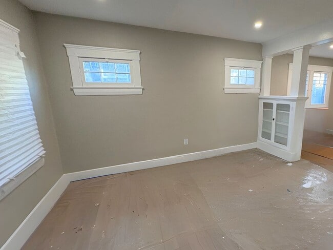 460 N 3rd Ave in Upland, CA - Building Photo - Building Photo