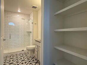 526 E 12th St in Cincinnati, OH - Building Photo - Building Photo