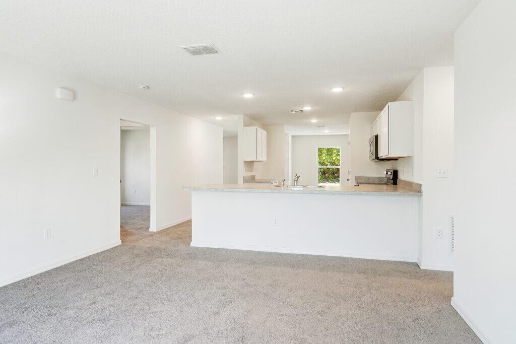 2102 SE Holland St in Port St. Lucie, FL - Building Photo