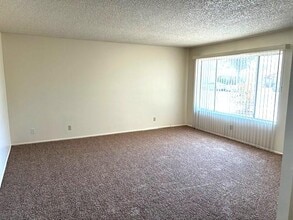 2301 El Toro Cir in Hemet, CA - Building Photo - Building Photo