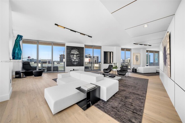 6800 Indian Creek Dr in Miami Beach, FL - Building Photo - Building Photo
