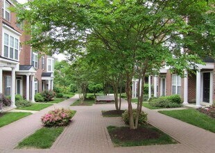 2137 Darcy Green Pl in Silver Spring, MD - Building Photo - Building Photo