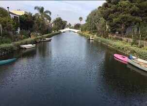 2712 Strongs Dr, Unit 1 in Venice, CA - Building Photo - Building Photo