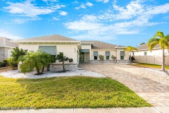 4065 Negal Cir in Melbourne, FL - Building Photo - Building Photo