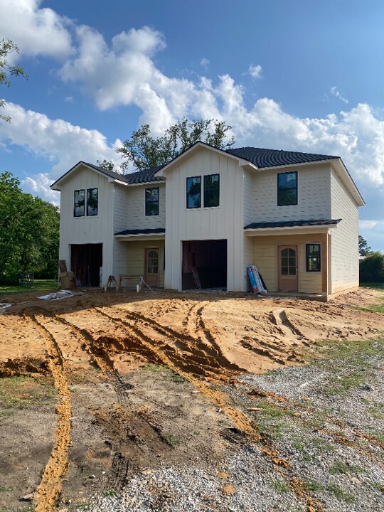 3550 Granger Ln in Orange, TX - Building Photo