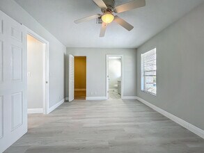 5542 32nd Ave SW in Naples, FL - Building Photo - Building Photo