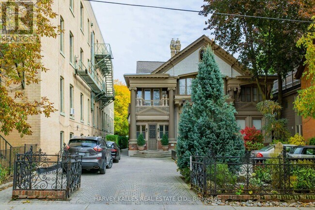 property at 37-37 Metcalfe St
