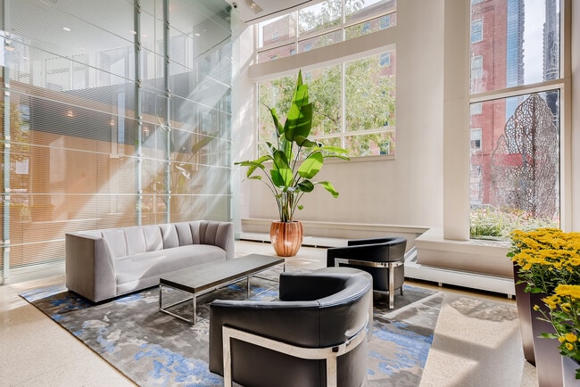 505 N McClurg Ct in Chicago, IL - Foto de edificio - Building Photo