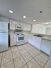 8851 NW 112th Ave in Doral, FL - Building Photo - Building Photo