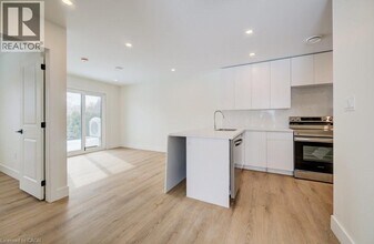 19 Downey St in Kitchener, ON - Building Photo - Building Photo