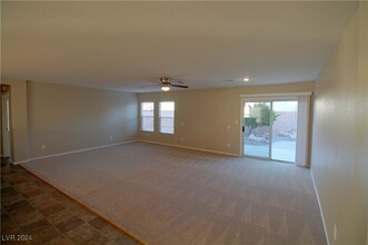 2722 Peekskill Ave in Henderson, NV - Building Photo - Building Photo