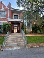 636 N Plymouth Blvd, Unit 103 in Los Angeles, CA - Building Photo