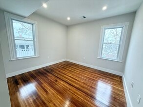 36 Raven St in Boston, MA - Foto de edificio - Building Photo