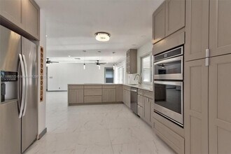 6311 NE 20th Way in Fort Lauderdale, FL - Foto de edificio - Building Photo
