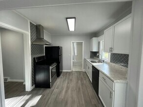 16621 Salem in Detroit, MI - Building Photo - Building Photo
