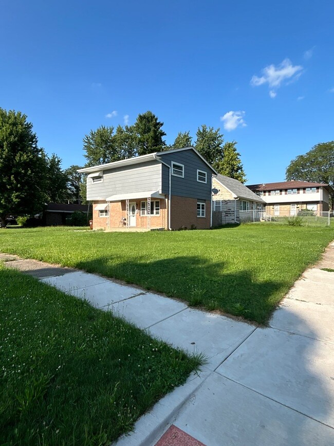 property at 1722 Nixon Ct