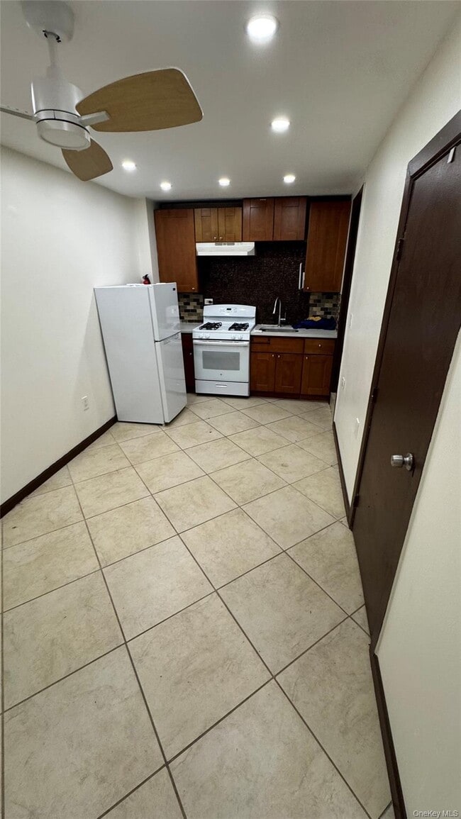 property at 686 E 98th St