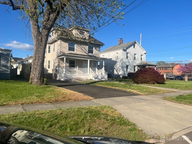 104 W High St in Somerville, NJ - Foto de edificio - Building Photo