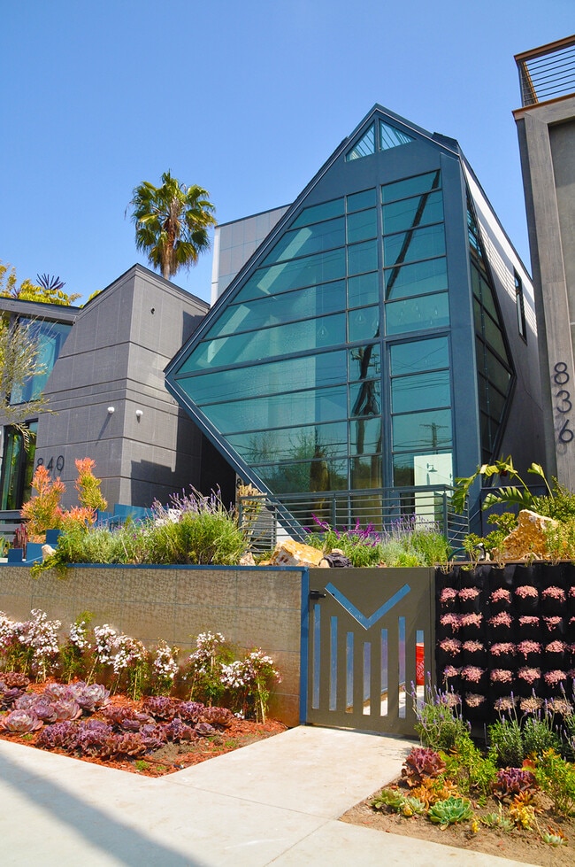 838 California Ave in Los Angeles, CA - Building Photo - Building Photo