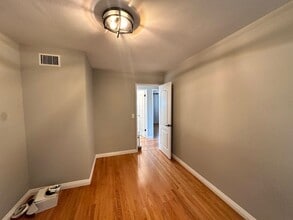 1211 S Oakhaven Dr in Anaheim, CA - Building Photo - Building Photo