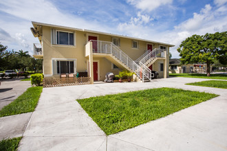 Hidden Grove Apartments in Homestead, FL - Building Photo - Building Photo