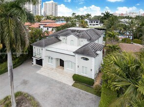 520 N Pkwy in Golden Beach, FL - Building Photo - Building Photo